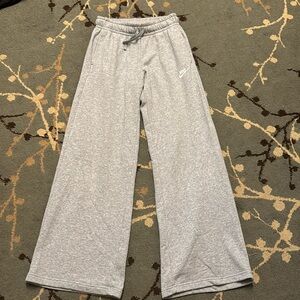 Women’s Nike wide leg sweatpants